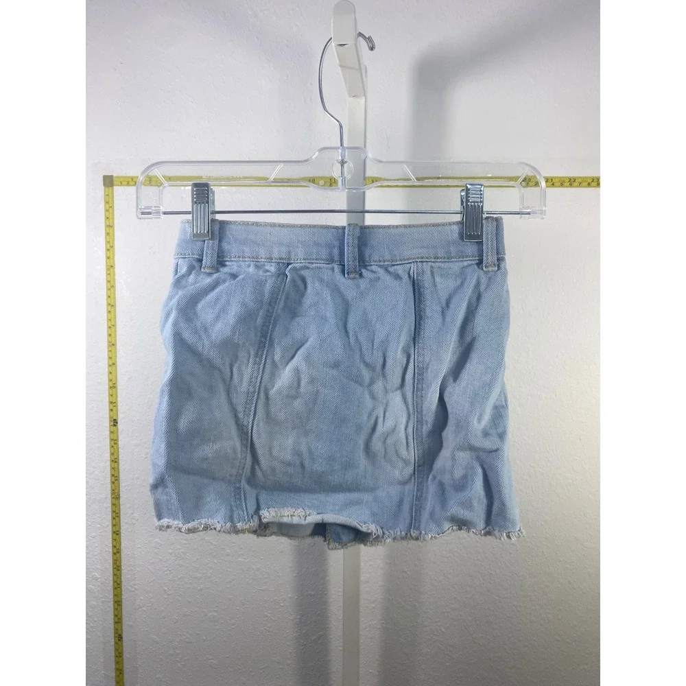 OshKosh Bgosh Girls Light Wash Distressed Denim Skirt Button Front Size 6